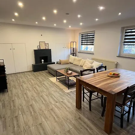95qm Grosse, Komfortable 3 Ferien- & Dienstwohnung *
